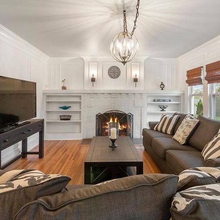 Gorgeous Downtown Bungalow, Walk Everywhere!!! Lake Geneva Exteriör bild